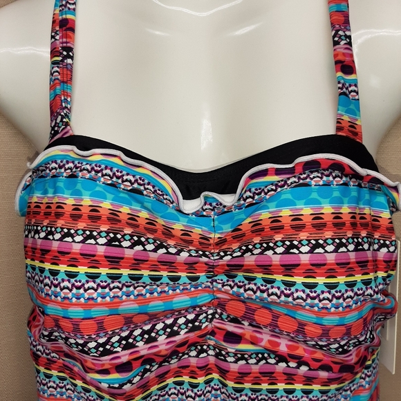 NWT multicolored size L swim top - Picture 4 of 9